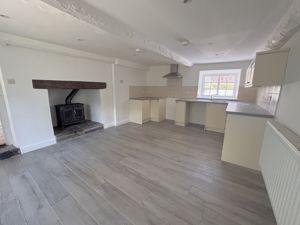 Kitchen/dining room - click for photo gallery